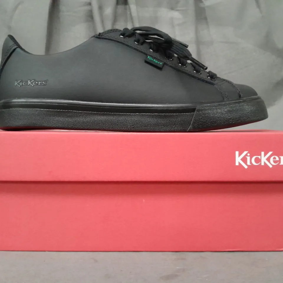 BOXED PAIR OF KICKERS SHOES IN BLACK EU SIZE 38