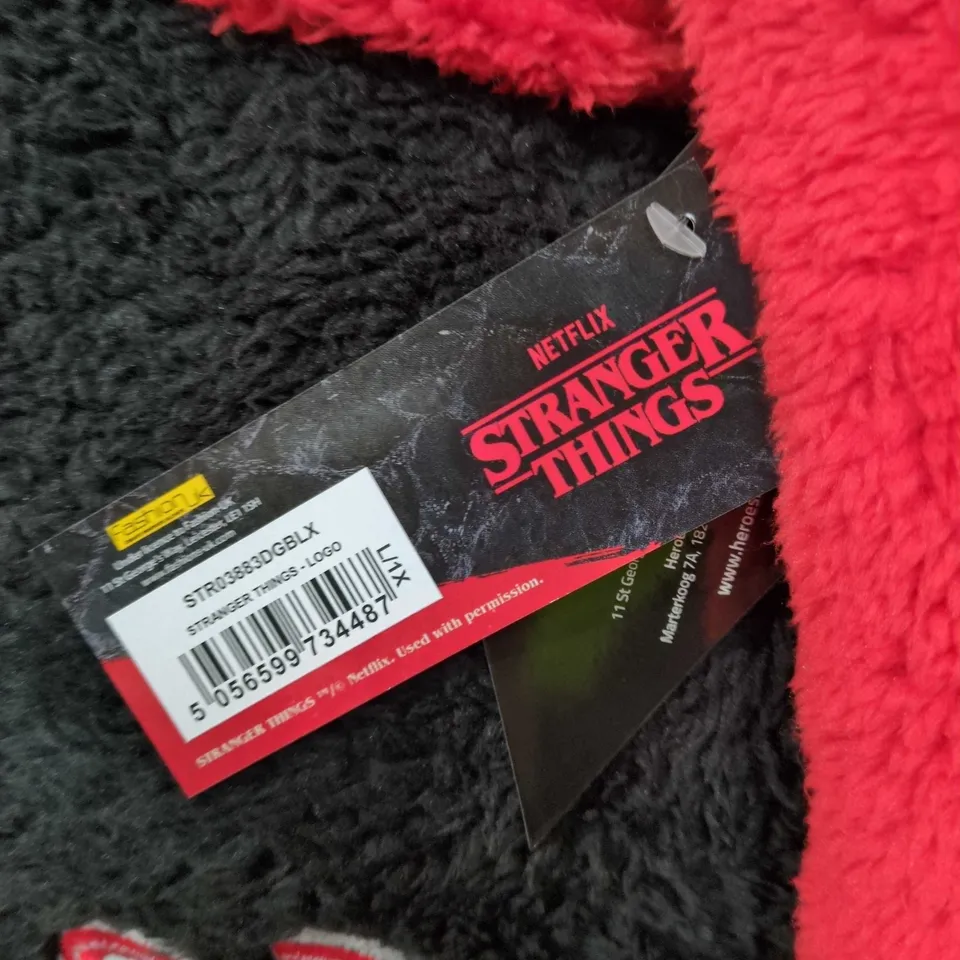 STRANGER THINGS DRESSING GOWN – BLACK FLEECE WITH RED TRIM