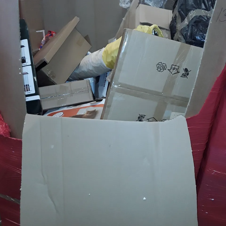 LARGE QUANTITY OF ASSORTED HOUSEHOLD ITEMS TO INCLUDE ELECTRIC FIREPLACE, SHOWER CHAIR, ELECTRIC BLANKET AND TOILET SEAT COVER