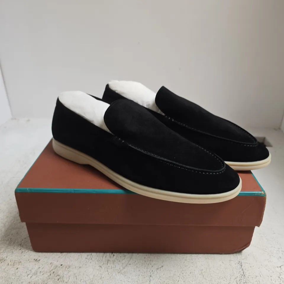 LORO PIANA BLACK SUEDE LOAFERS – 10