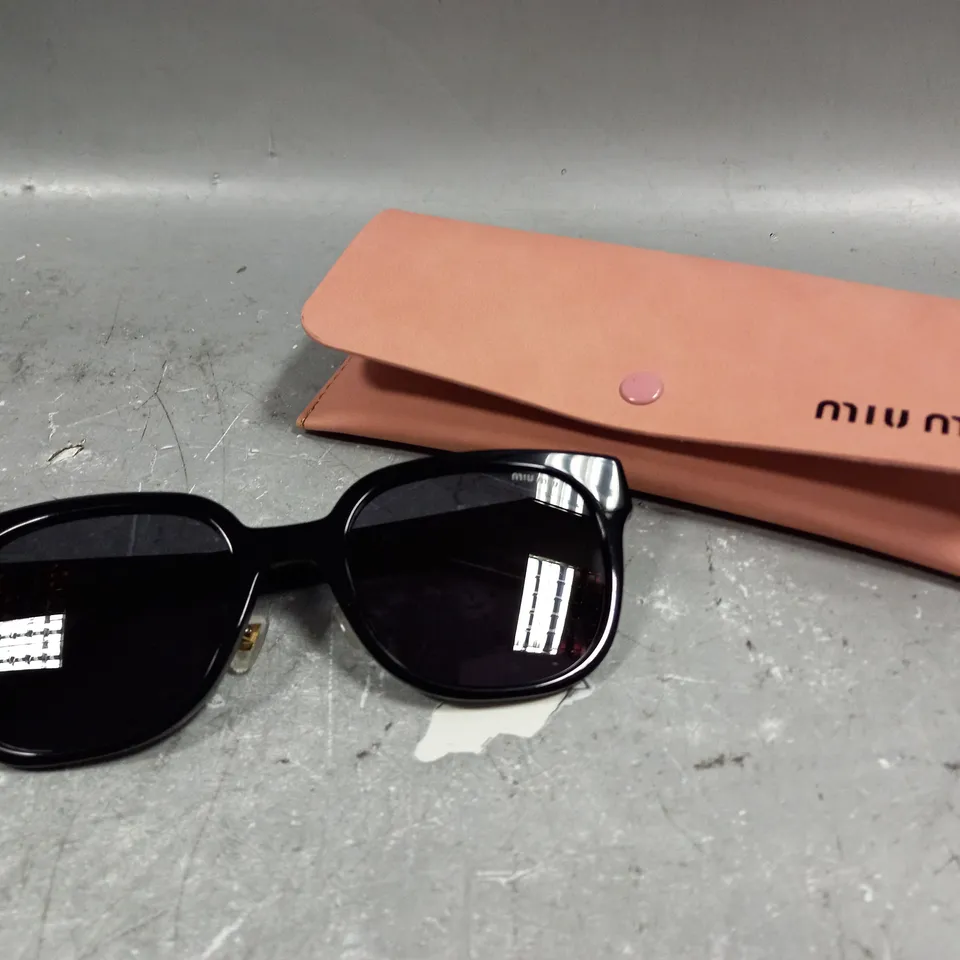 MIU MIU MU01ZS BLACK FRAME SUNGLASSES 