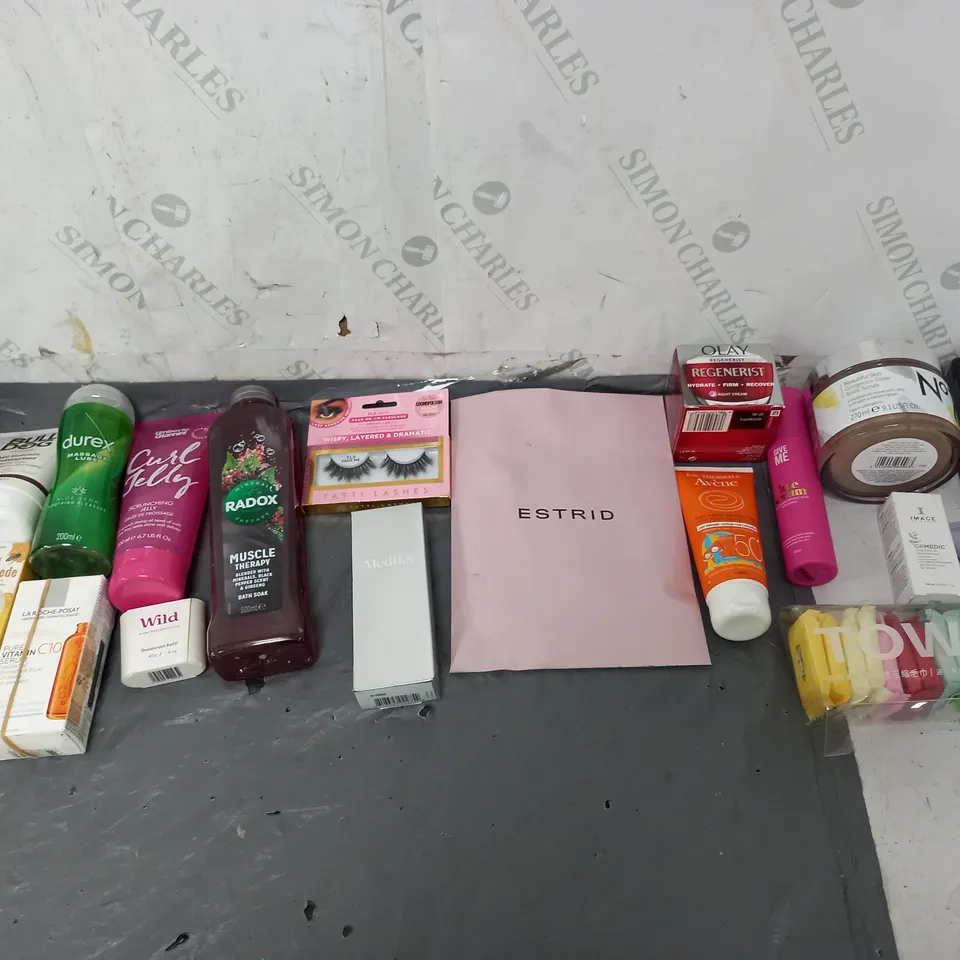 BOX OF APPROXIMATELY 12 ASSORTED COSMETIC ITEMS TO INCLUDE - DUREX MASSAGE LUBE - CURLY JELLY - GIVE ME FACE SERUM ETC.
