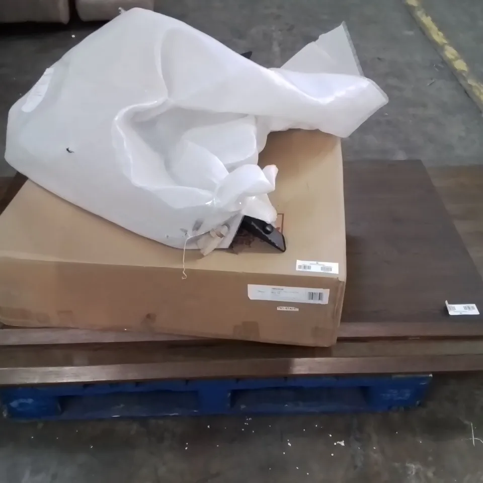 PALLET CONTAINING LARGE WOODEN TOP TABLE PARTS