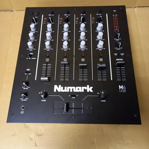 NUMARK M6 USB 4-CHANNEL DJ MIXER