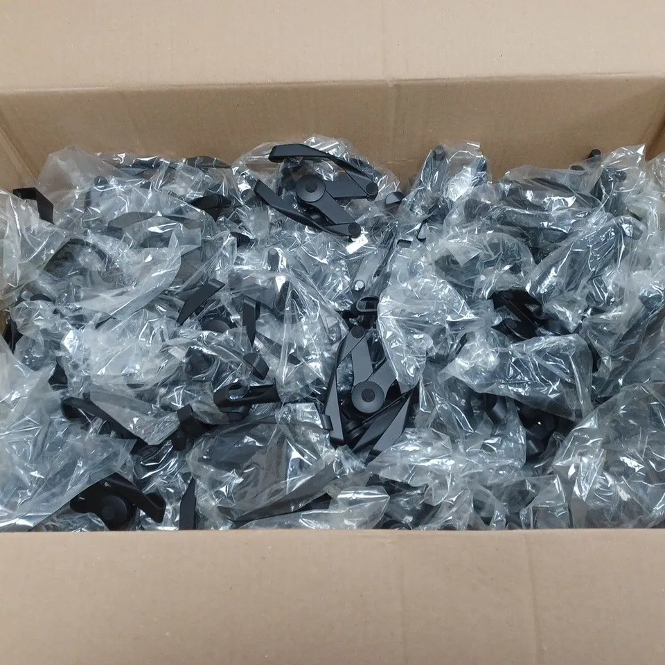 APPROXIMATELY 200 UNBOXED M STYLE CAR PHONE HOLDERS 