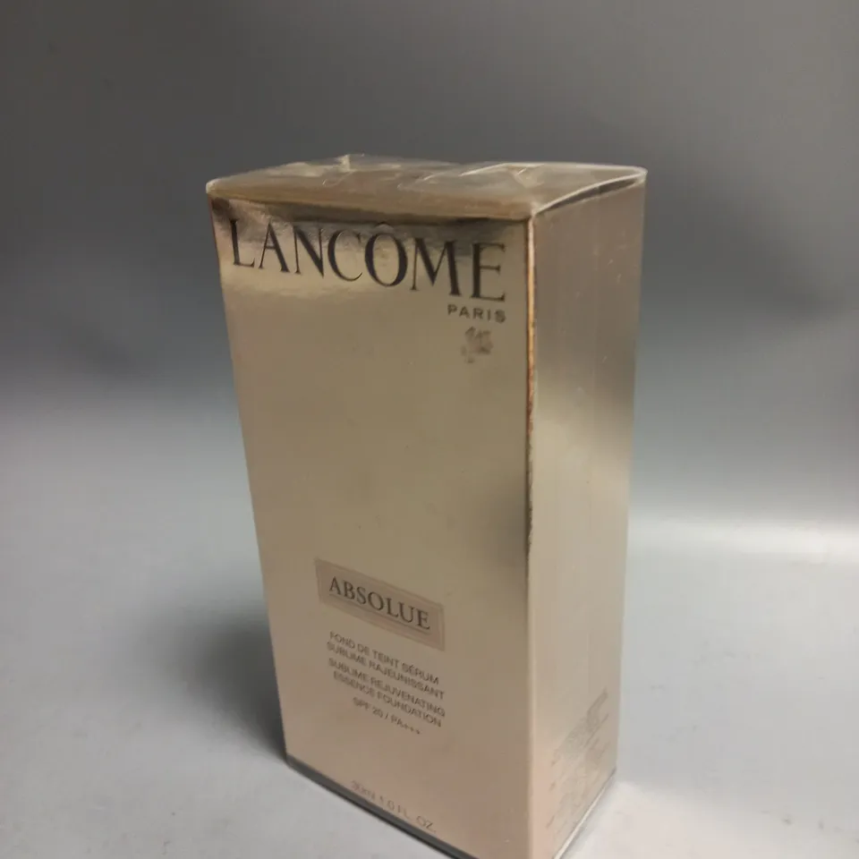 BOXED AND SEALED LANCOME ESSENCE FOUNDATION SPF 200 30ML