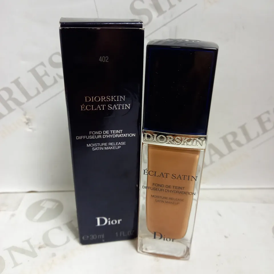 DIOR DIORSKIN ECLAT SATIN MAOISTURE RELEASE MAKEUP 30 ML - 402 ROSY SAND 