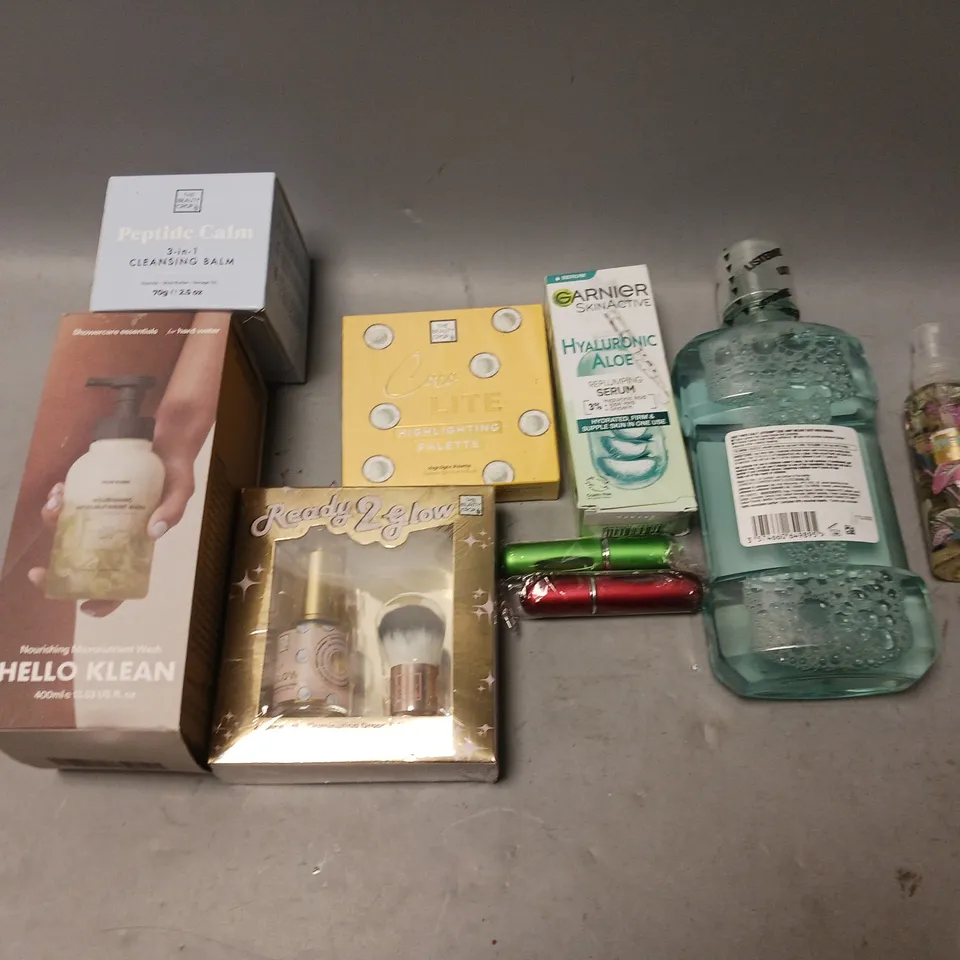 BOX OF APPROXIMATELY 15 COSMETIC ITEMS TO INCLUDE ECO DENTA FRESH BREATH, WELEDA SKIN FOOD, AND ORIGINS GINZING ETC. 