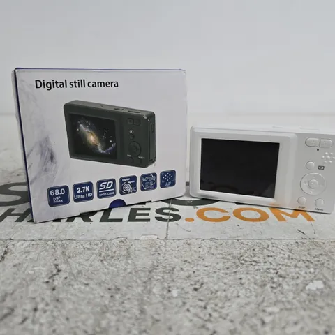 DIGITAL STILL CAMERA â WHITE COMPACT DIGITAL CAMERA WITH BOX