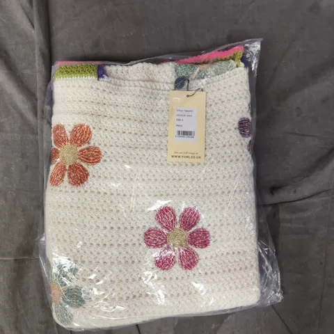 YUMI CREAM COTTON CROCHET FLOWER JUMPER SIZE SMALL