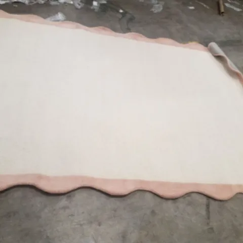 QUALITY DESIGNER AREA RUG - APPROXIMATELY 274X190M