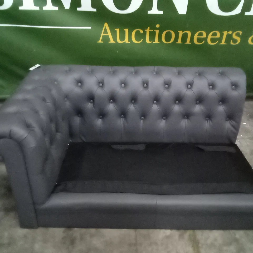BOXED DESIGNER HAMPTON GREY FAUX LEATHER CHESTERFIELD CORNER SOFA (LEFT SEAT, BOX 1 OF 3 ONLY)