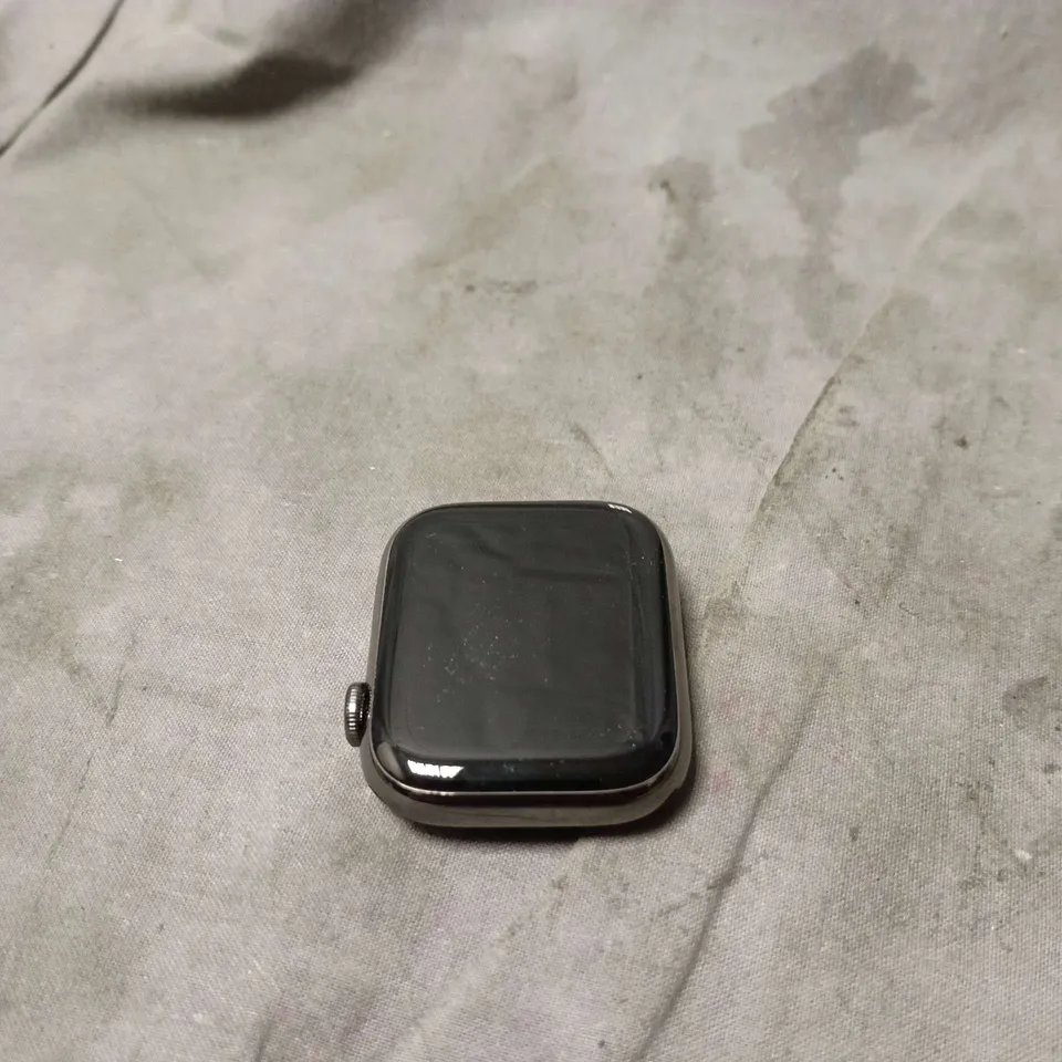 APPLE WATCH SERIES 7 BOXED. MISSING STRAP