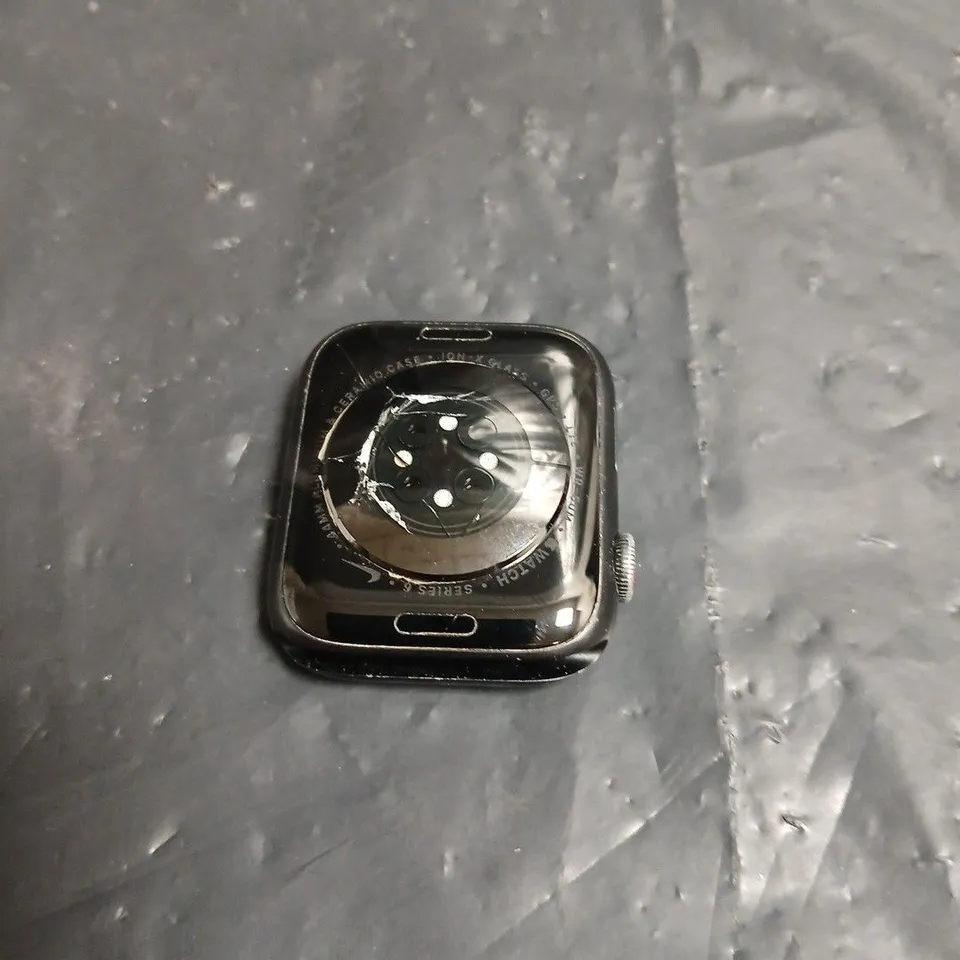 APPLE SERIES 6 SMARTWATCH - NO STRAP