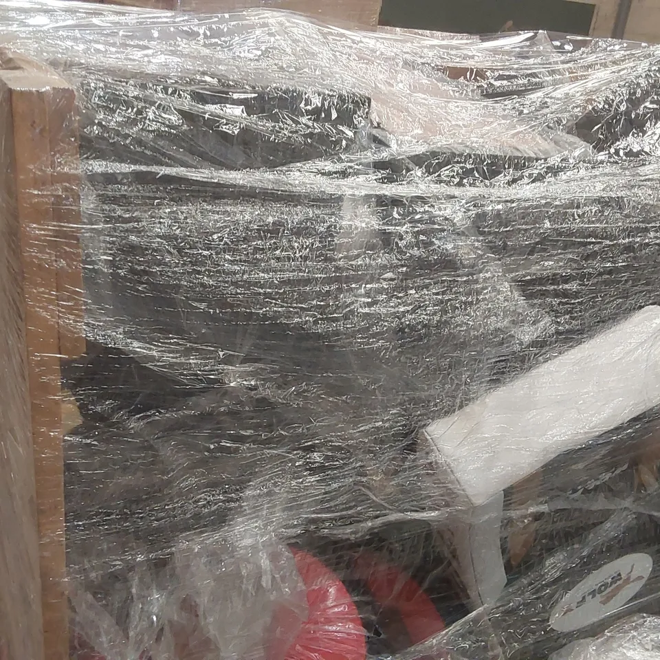 PALLET CONTAINING VERY LARGE QUANTITY OF ASSORTED BOXING GEAR