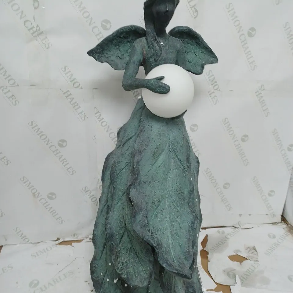 MY GARDEN STORIES LARGE LEAF FAIRY WITH SOLAR LED BALL