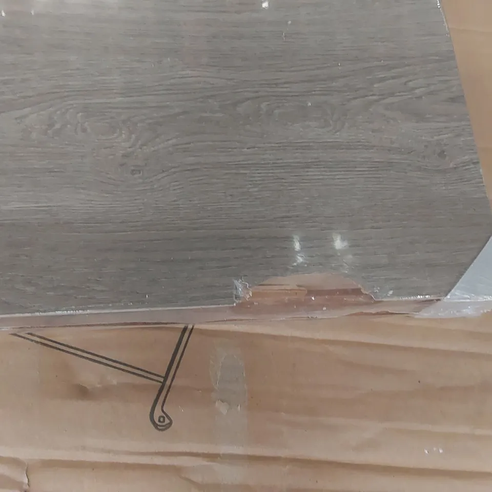 FORM CUSKO FLOATING WALL SHELF