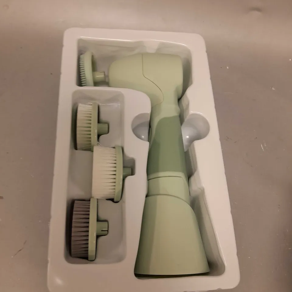 BLUSHLY CLEANSING & EXFOLIATING FACE BRUSH