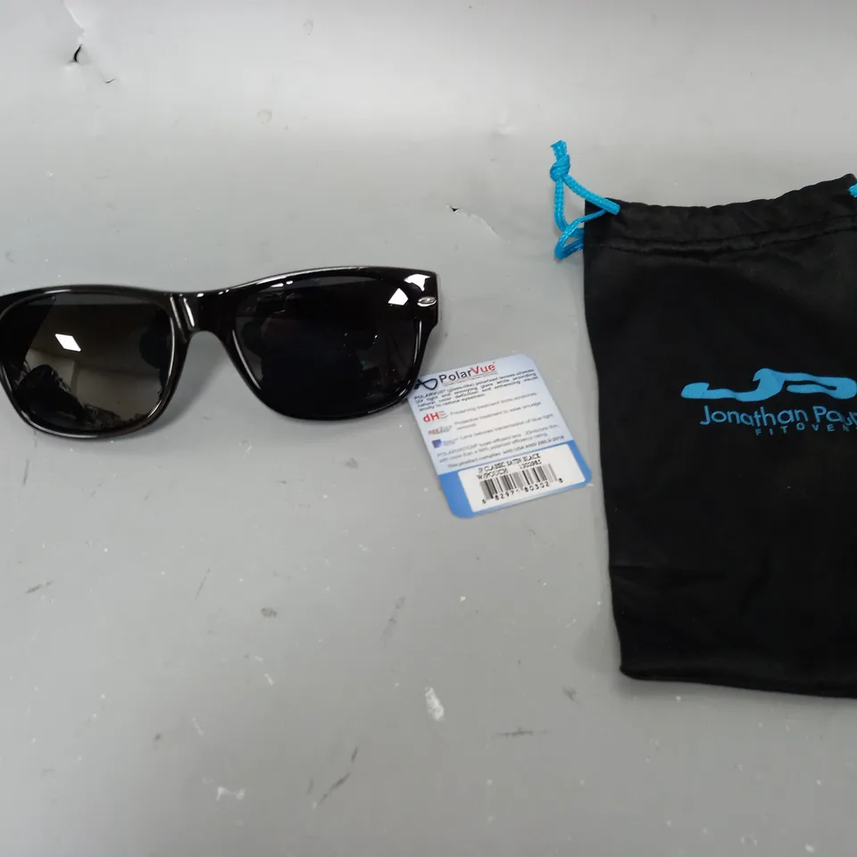 JPE CLASSIC SUNGLASSES WITH CASE - BLACK