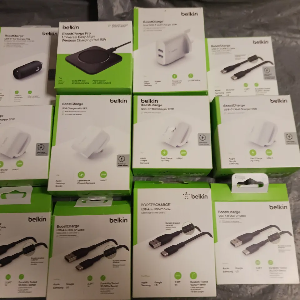 LOT OF ASSORTED BELKIN ITEMS TO INCLUDE WALL CHARGERS AND USB-C  CABLES 