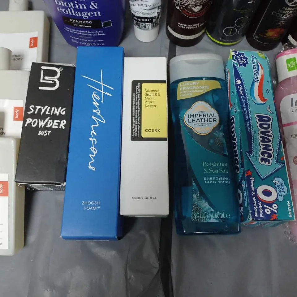 LOT OF APPROXIMATELY 20 ASSORTED HEALTH AND BEAUTY ITEMS TO INCLUDE GOLD COLLAGEN MULTIDOSE 40+, CORSODYL MOUTHWASH AND COSRX ADVANCED SNAIL 96