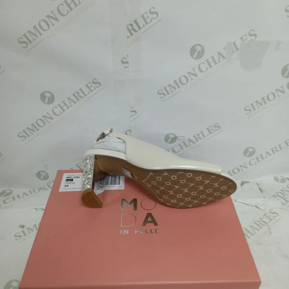 BOXED PAIR OF MODA IN PELLE MELONI IVORY LEATHER PEEP TOE JEWELLED HEEL SANDAL  SIZE 6