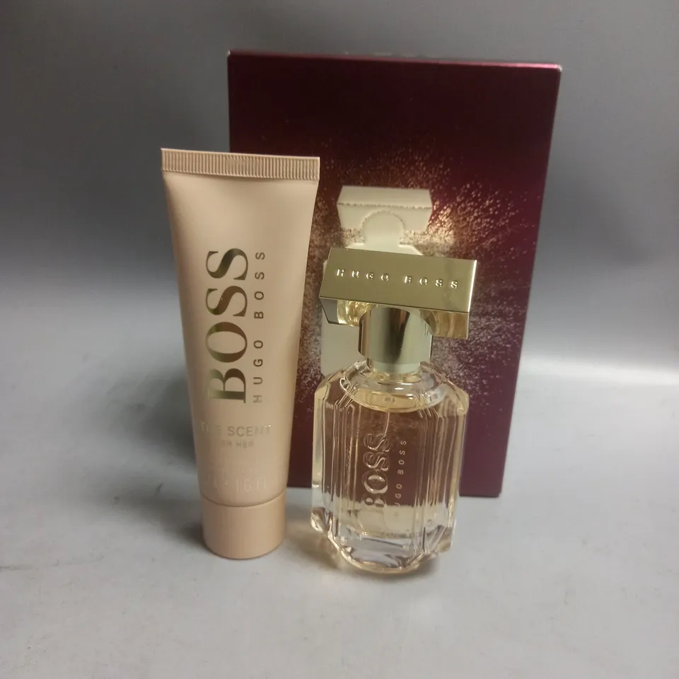 BOXED BOSS THE SCENT FOR HER 2-PIECE SET 