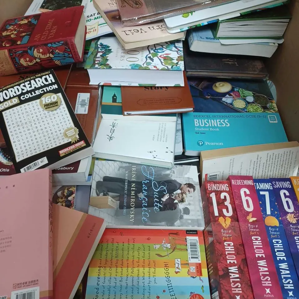 LARGE QUANTITY OF ASSORTED BOOK TO INCLUDE FICTION & NON FICTION - COLLECTION ONLY