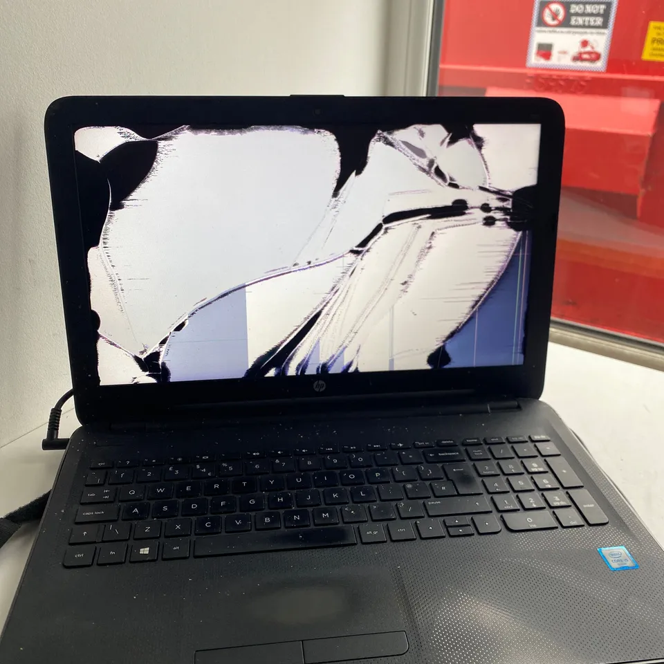 HP BLACK LAPTOP