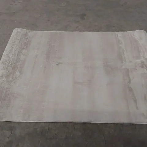 BRAND NEW BAGGED PACO HOME SOFT RUG - 200 x 140cm