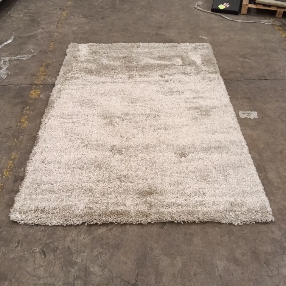 QUALITY DESIGNER AREA RUG - APPROXIMATELY 234CM X 162CM