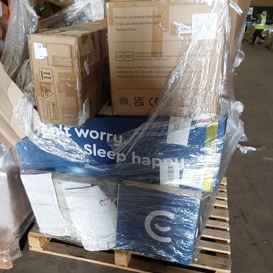 PALLET OF ASSORTED ITEMS INCLUDING, PATIO HEATER MODEL DLSX-01, FOLDING EXERCISE BIKE, ASSORTED MATTRESSES 