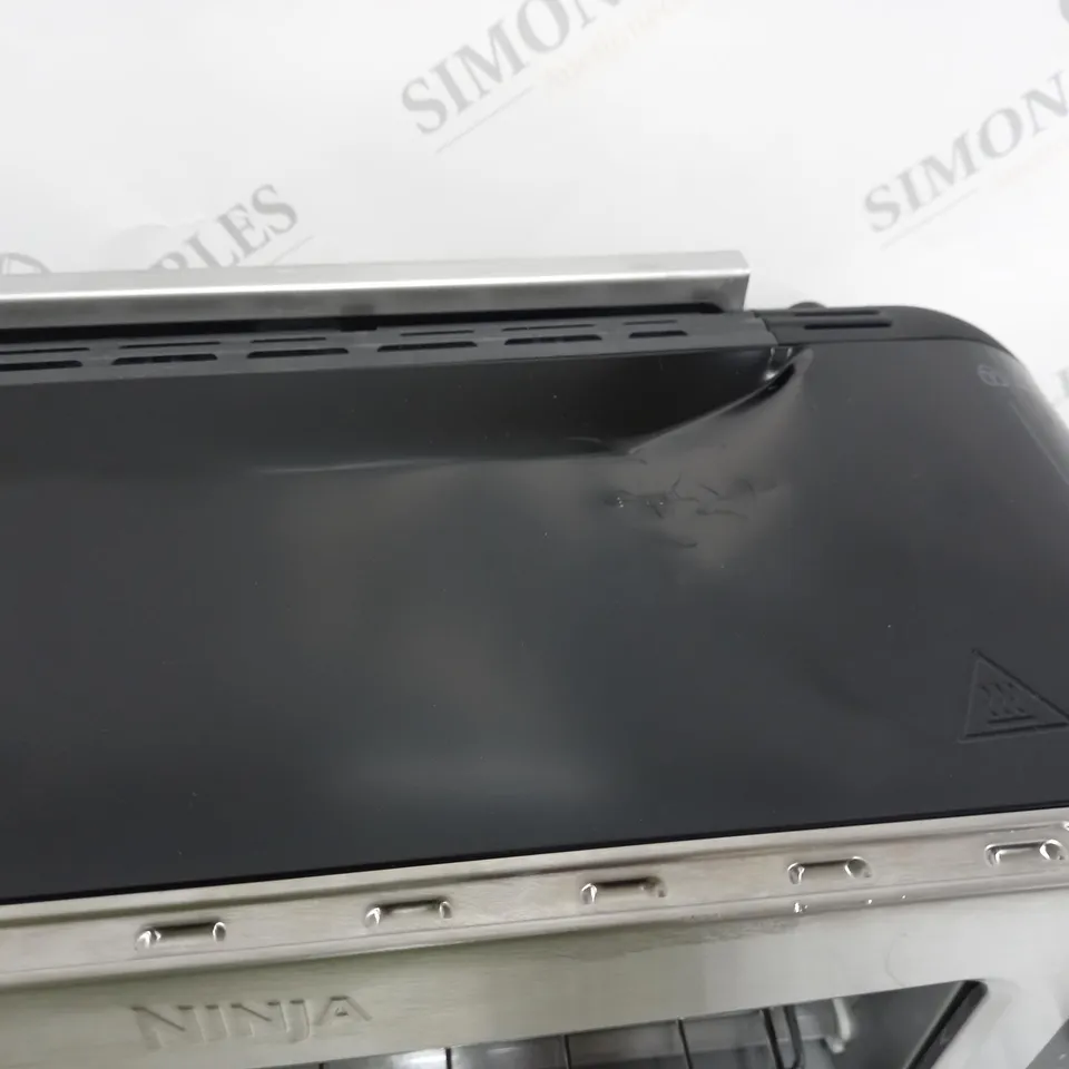 BOXED NINJA 2 IN 1 TOASTER & GRILL ST100UK