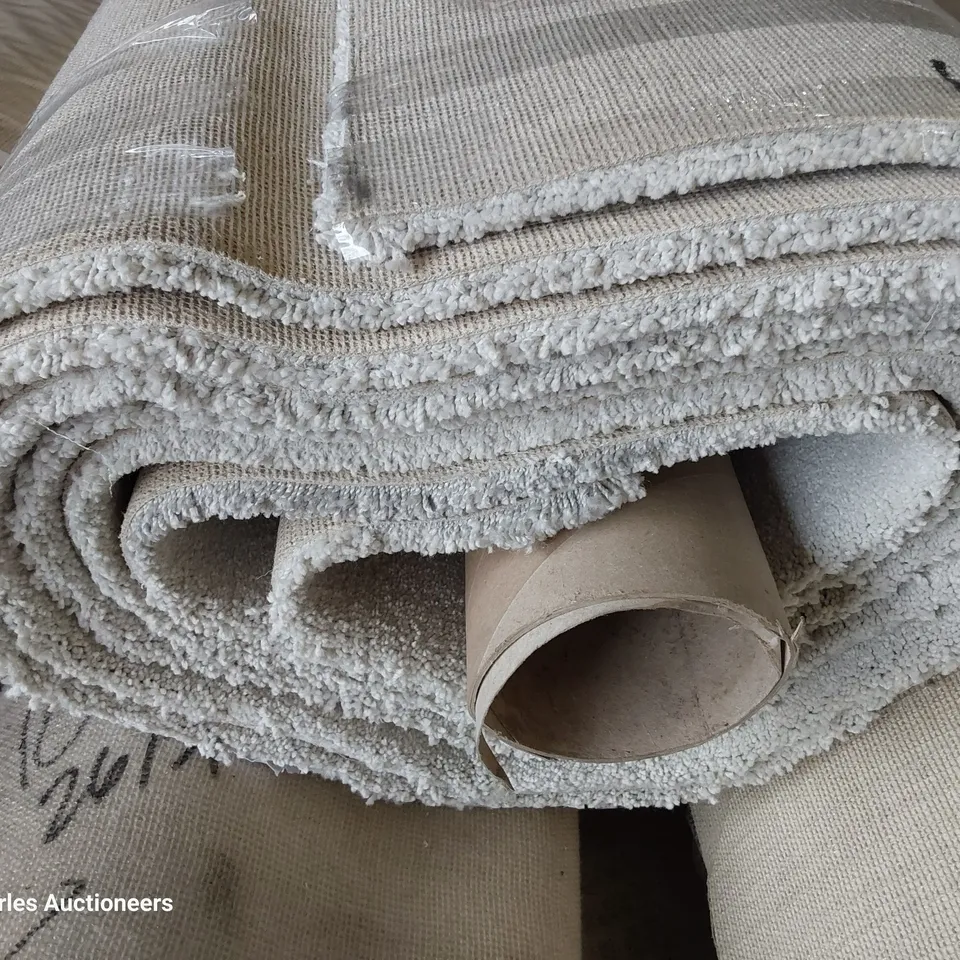 ROLL OF QUALITY ULTIMATE FIRST IMPRESSIONS SILKEN CARPET APPROXIMATELY 4M × 7.15M