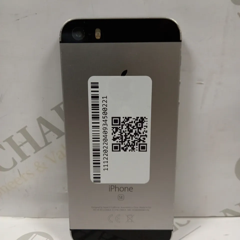 APPLE IPHONE SE (1ST GENERATION) - SILVER 