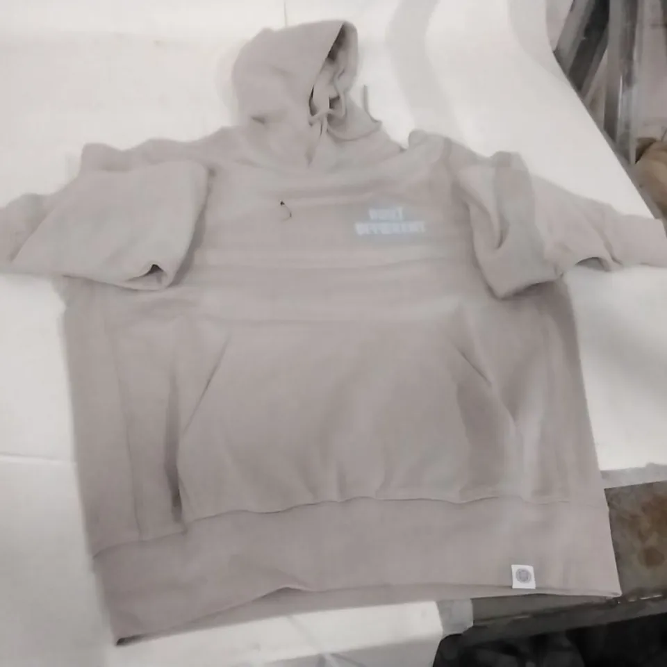 BOXED NEW TO CONTAIN APPROXIMATELY 5 MEN'S BUILT DIFFERENT HOODY – WHITE (UK SIZE S)