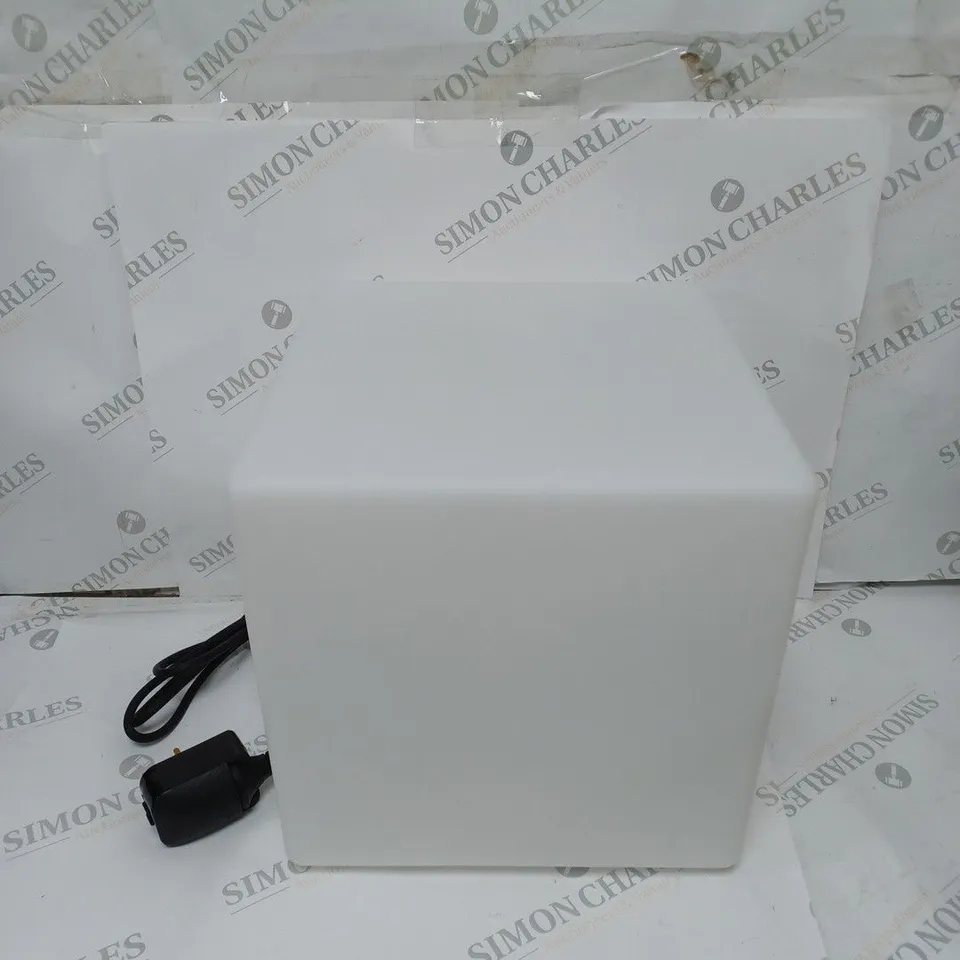 BOXED BOTTONA OUTDOOR LIGHT CUBE - 30 X 30CM