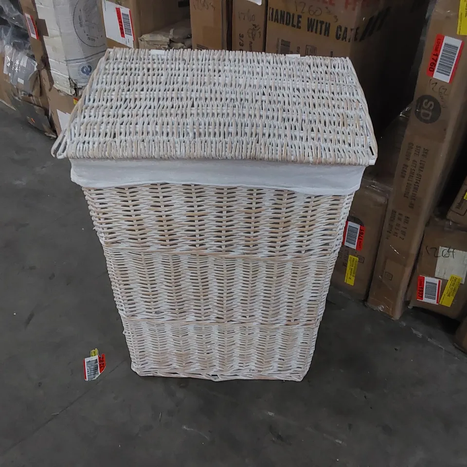 BOXED RECTANGULAR WICKER LAUNDRY BASKET BIN (1 BOX)