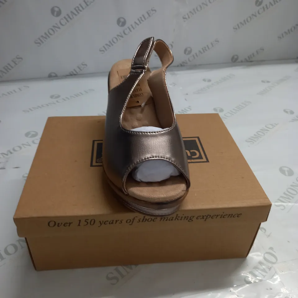 BOXED PAIR OF CUSHION WALK WEDGE HEEL SHOES IN GOLD - SIZE 5