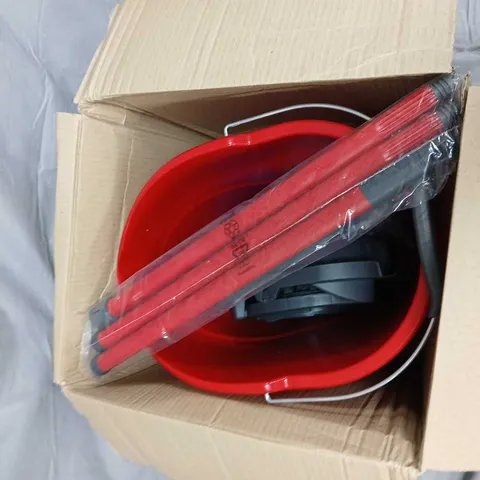 RED MOP AND BUCKET SET WITH 3 PIECE POLE