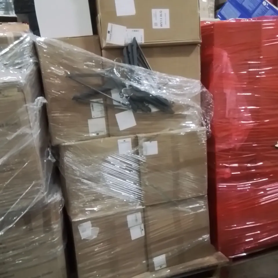 PALLET OF ASSORTED HOUSEHOLD GOODS AND PRODUCTS TO INCLUDE;CHRISTMAS DECORATIONS,COAT HANGERS,ADVENT CALENDAR FIGURINE 