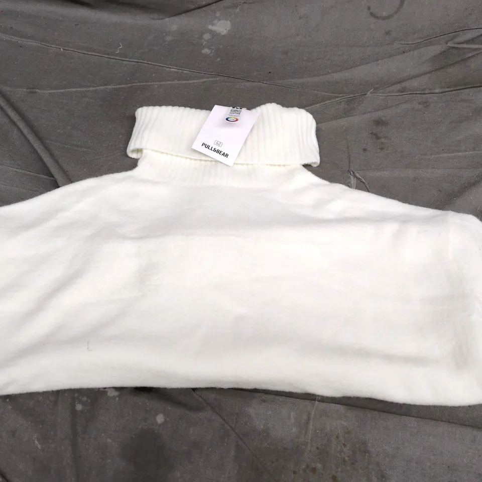 PULL&BEAR WHITE KNIT TURTLENECK JUMPER – XS
