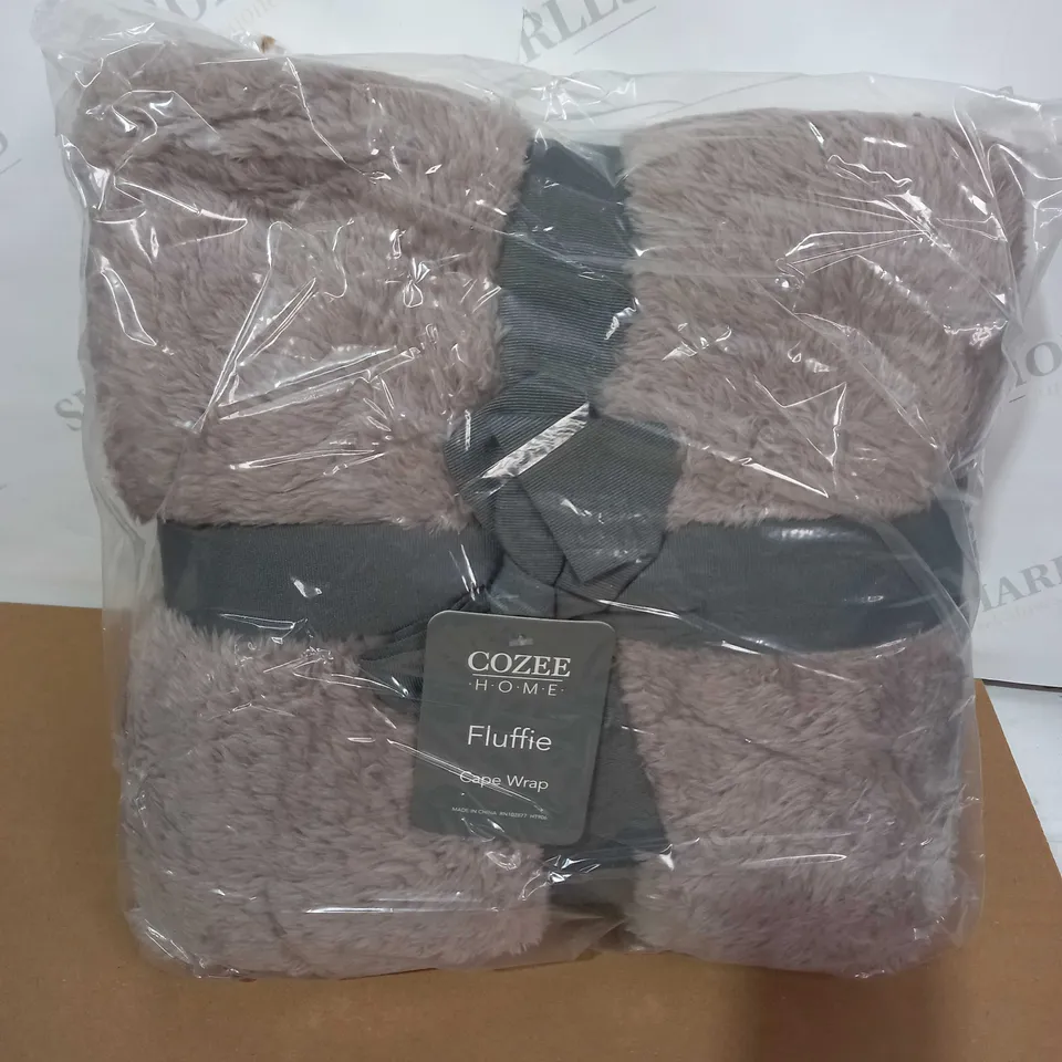 COZEE HOME FLUFFIE WRAP - MINK