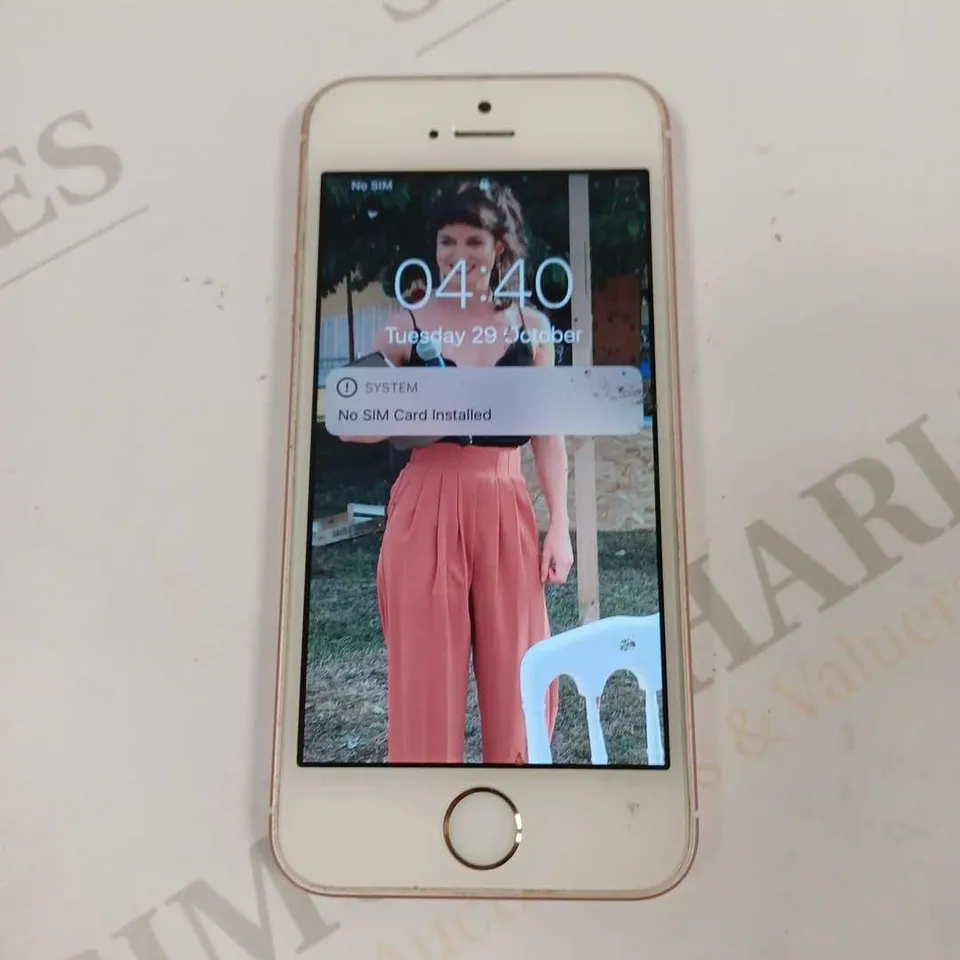 APPLE IPHONE SE (1ST GENERATION) - PINK/ROSE GOLD