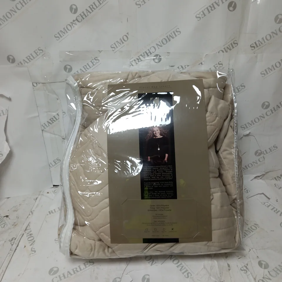 K BY KELLY HOPPEN ABSTRACT GEO BEDSPREAD AND SET OF 2 SHAMS LATTE SUPERKING SIZE