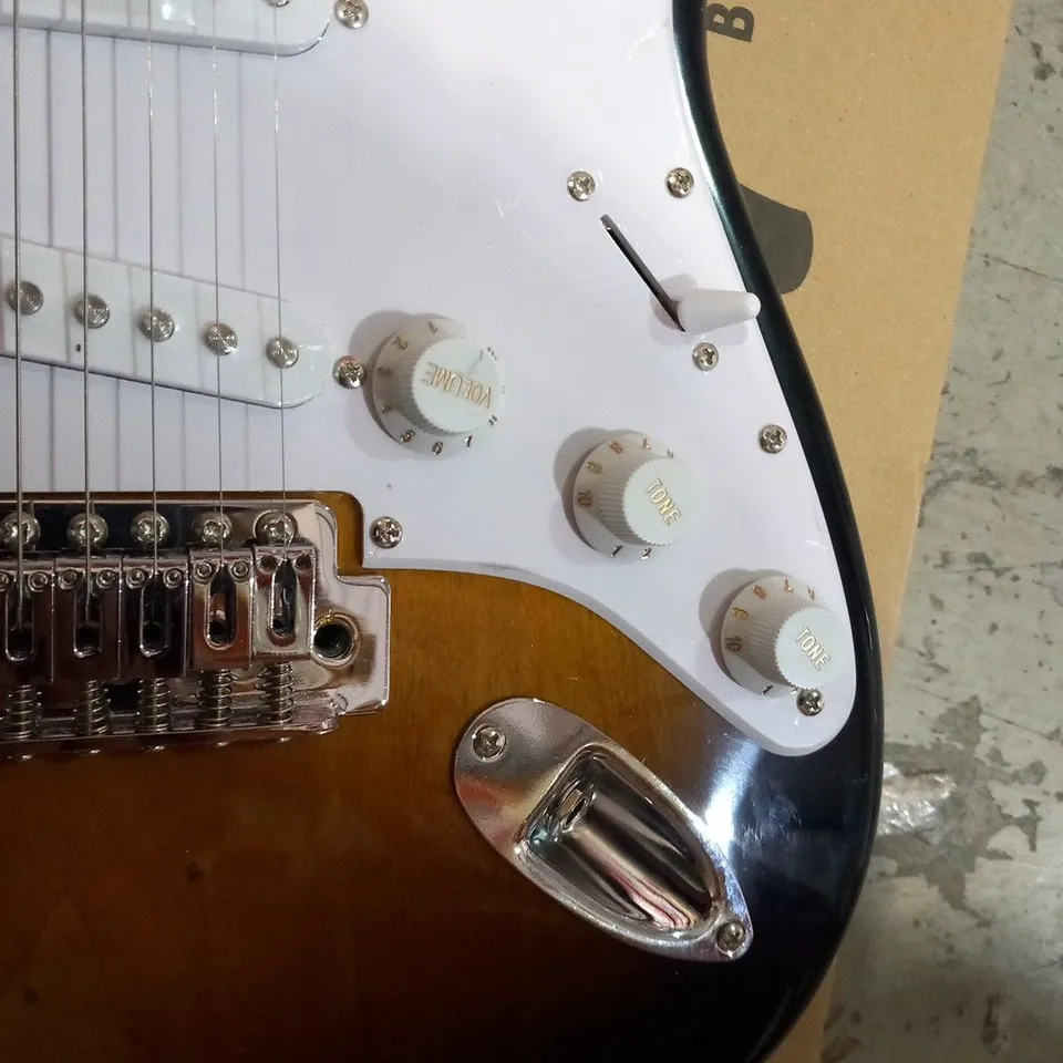 FENDER SQUIER STRATOCASTER ELECTRIC GUITAR COLLECTION ONLY