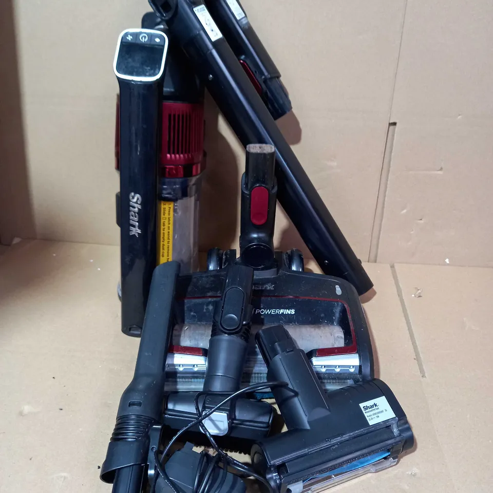 SHARK CORDLESS VACUUM IZ300UKT