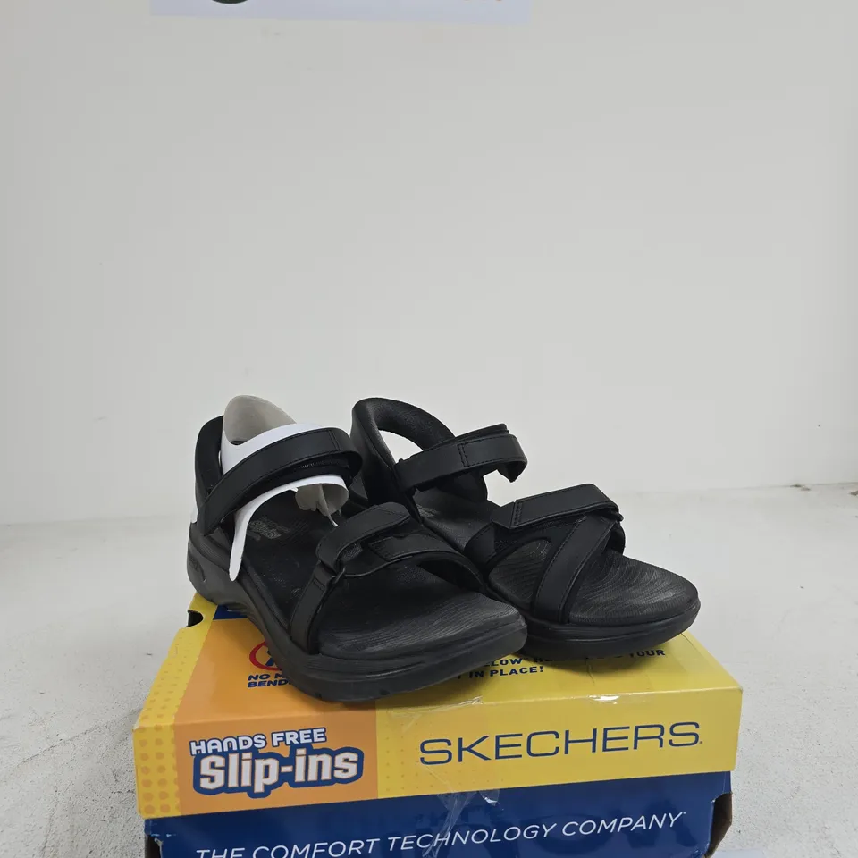 SKECHERS GO WALK ARCH FIT SIZE 6 SANDALS BOXED