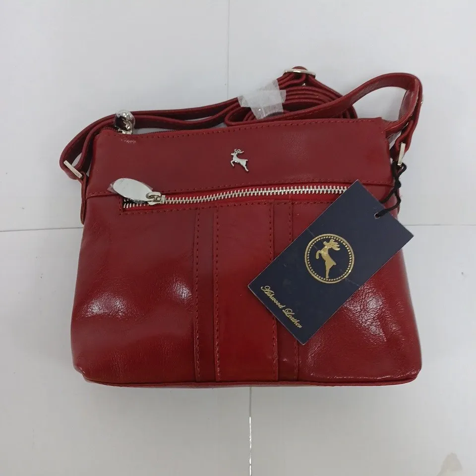 ASHWOOD SHOULDER BAG IN RED 