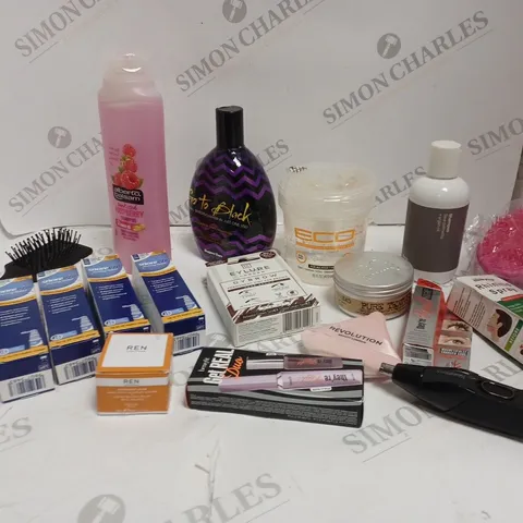 APPROXIMATELY 17 ASSORTED HEALTH AND BEAUTY PRODUCTS INCLUDING REN, REVOLUTION, GO TO BLACK